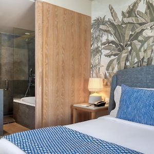 Phòng Deluxe Giường Đôi